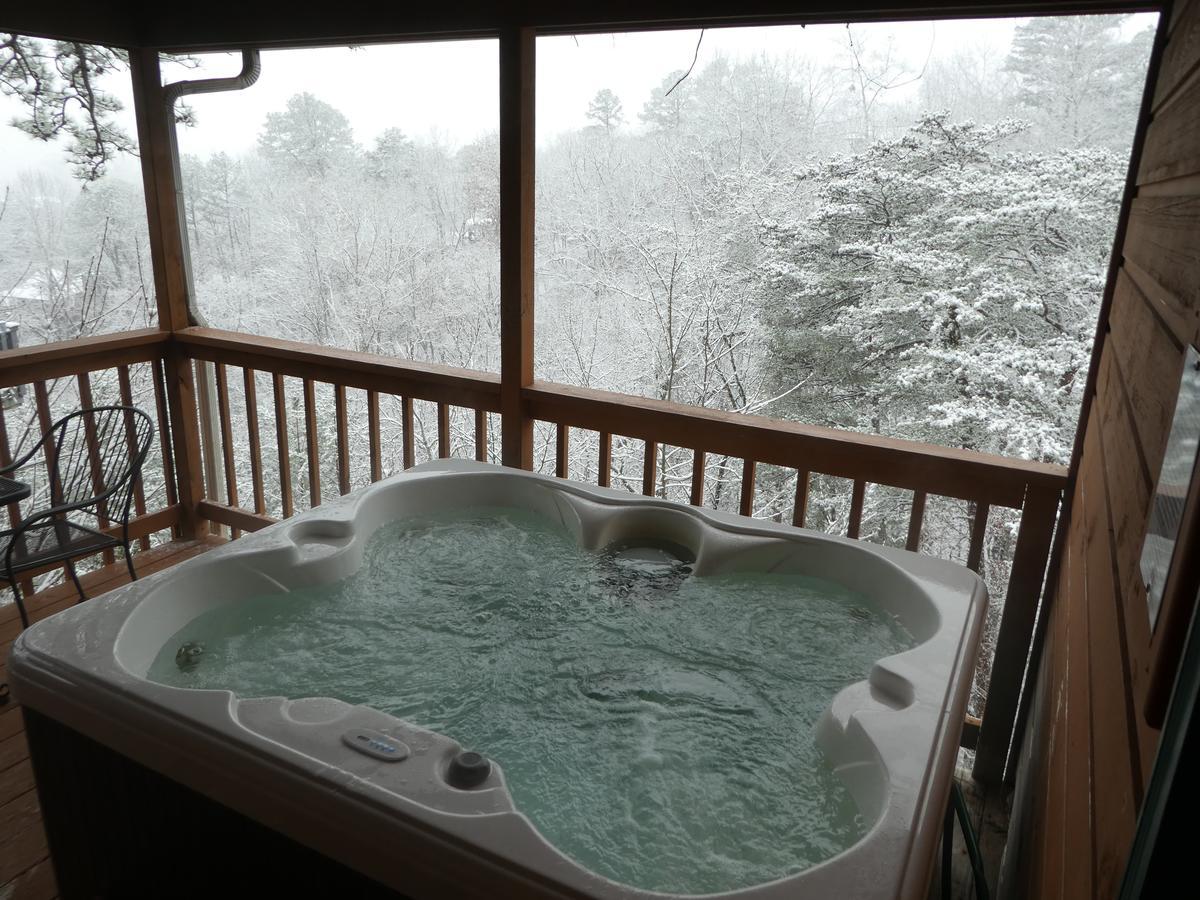 Ladybug Resort Romantic Cabin With Mountain Views, Game Room, Close To Dollywood Sevierville Exteriör bild